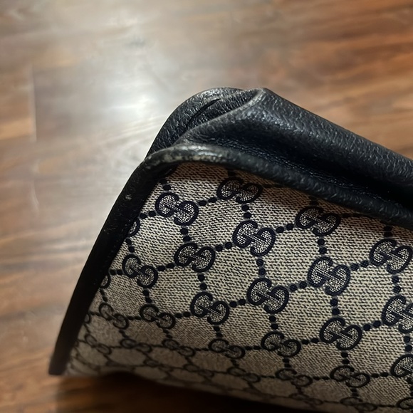Authentic Gucci Oversized Document/Clutch - Picture 16 of 16